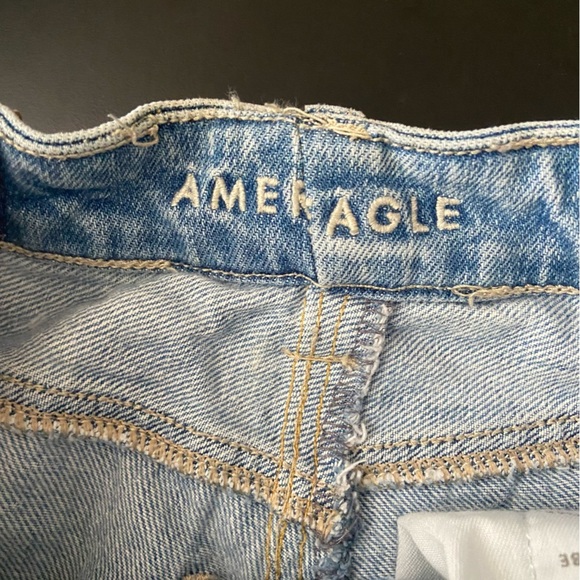 American Eagle Light Wash Mom Jean Distressed High Waist Rise 24W 27.5L  0 Long - Picture 8 of 11